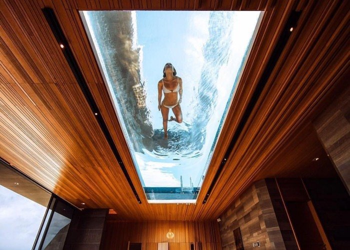 Acrylic swimming pools