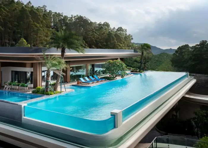Are Modern Pools Harder to  Maintained because of Their Minimalist Design?