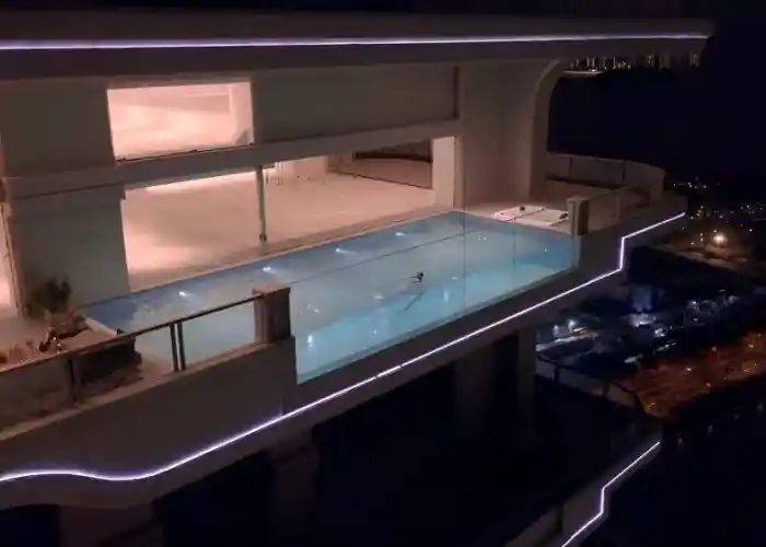 luxury glass pool designs