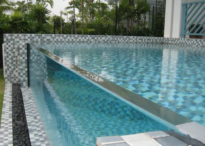  Plexiglass pool