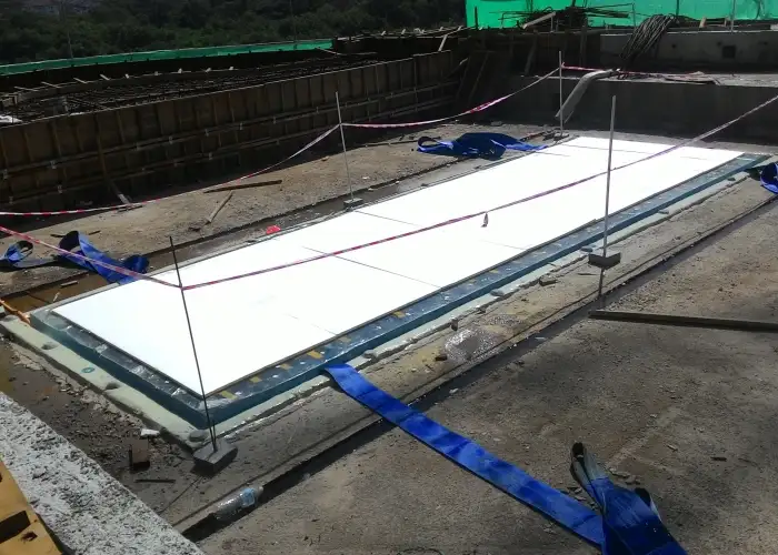 transparent pool installation