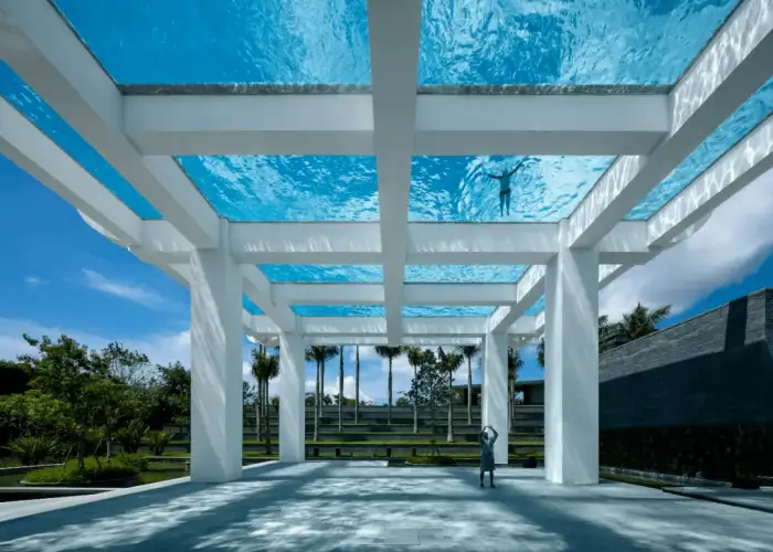 Transparent pool design