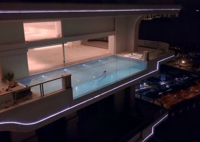 Plexiglass Pool